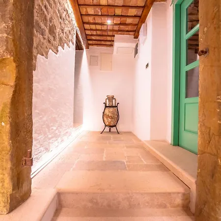 Stancija Sancta Maria - Heritage Wellness Retreat & Panzió Oprtalj